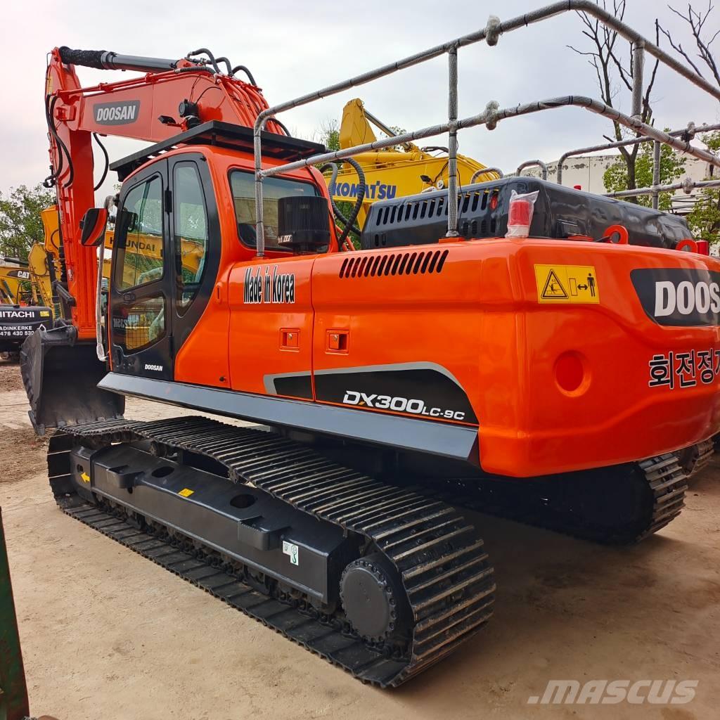 Doosan DX 300 Гусеничні екскаватори