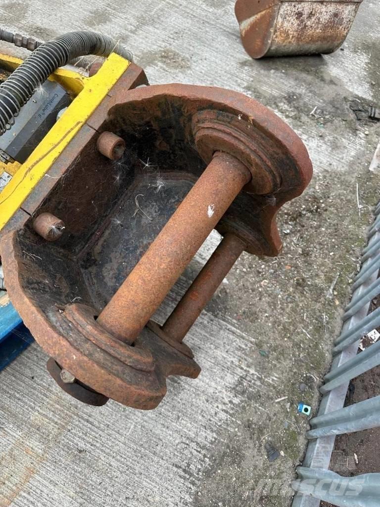 Atlas Copco MB 1200 Плуги