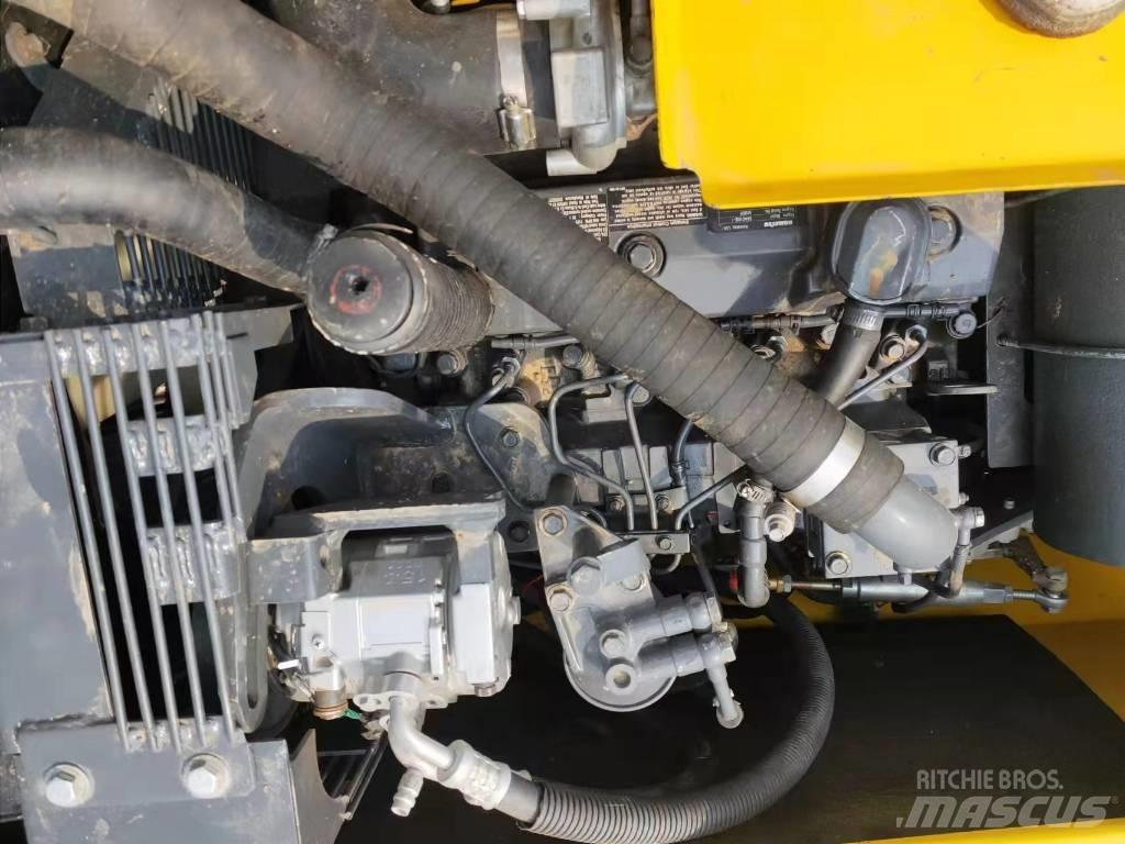 Komatsu PC 130 Гусеничні екскаватори