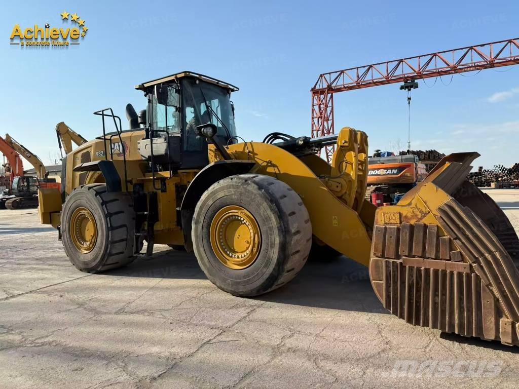 CAT 982 Фронтальні навантажувачі
