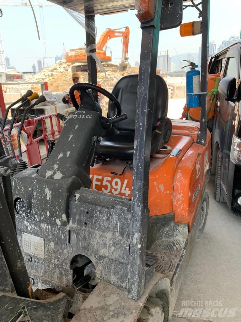 TCM Forklift FD25T4 Дизельні навантажувачі