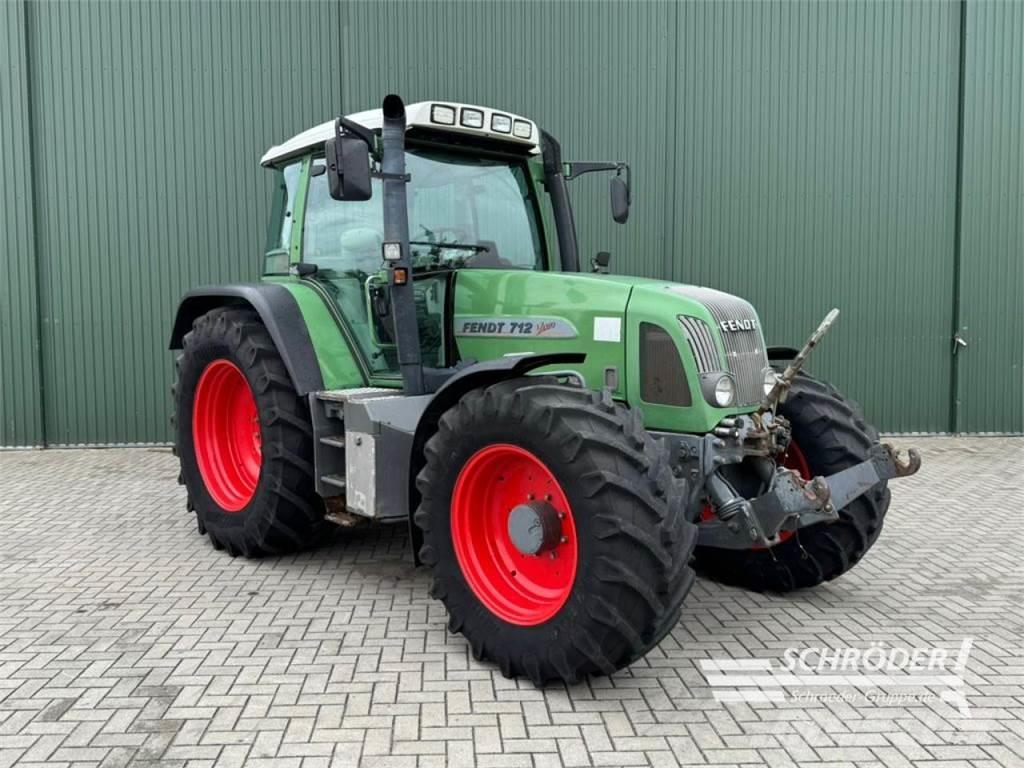 Fendt 712 VARIO Трактори