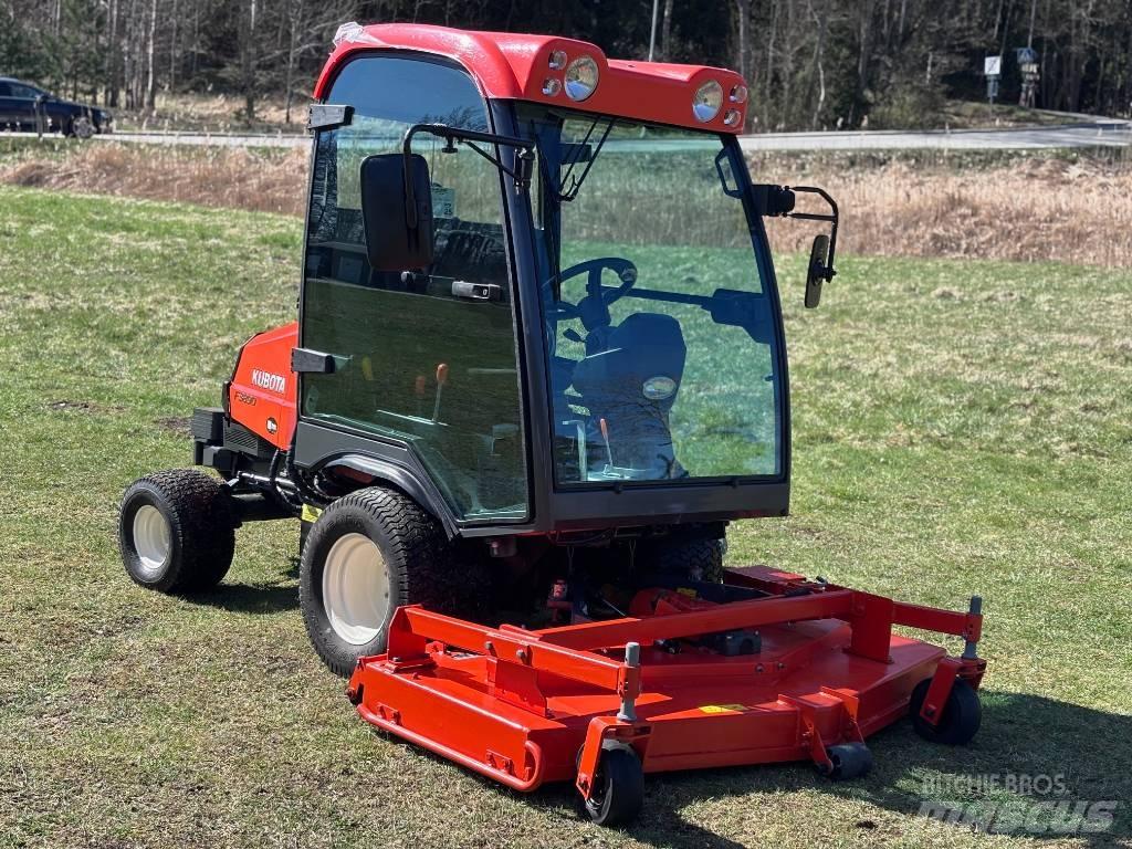 Kubota F 3890 Самохідні газонокосарки