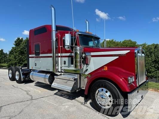 Kenworth W 900 Тягачі