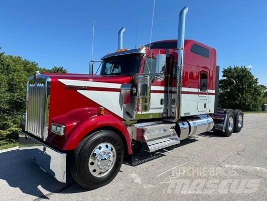 Kenworth W 900 Тягачі