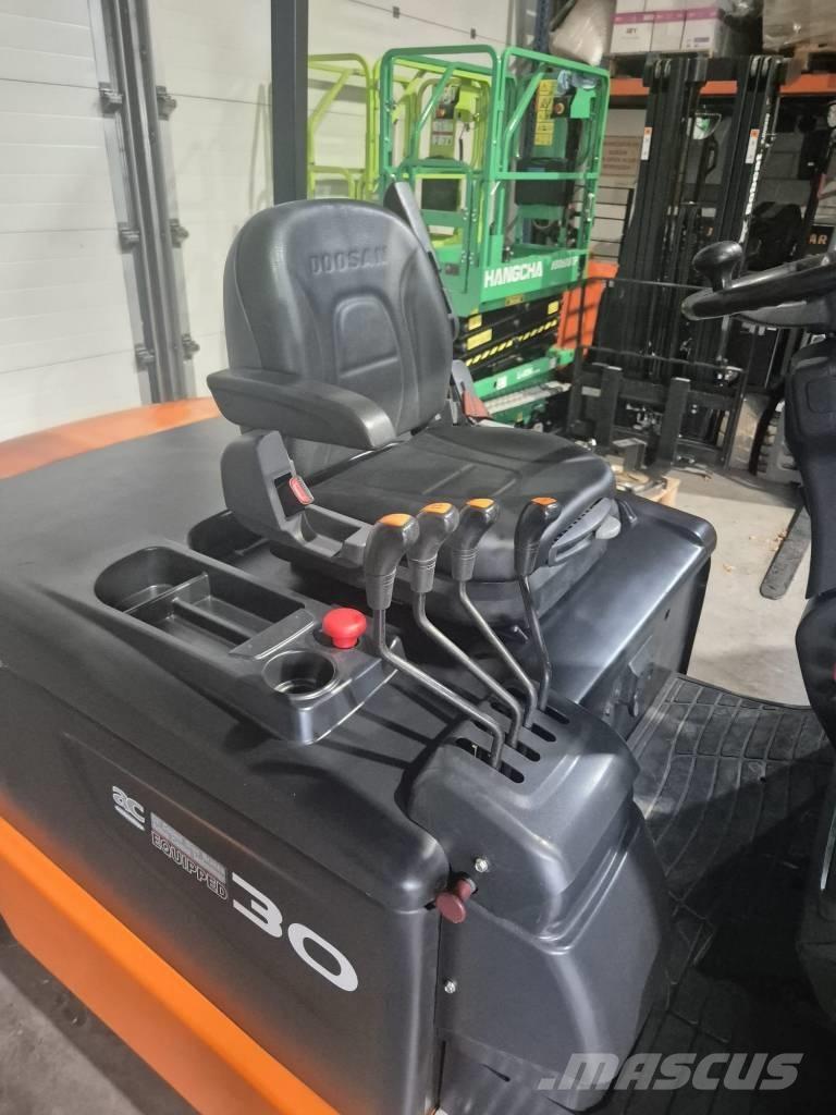 Doosan B 30 X-5 Електронавантажувачі