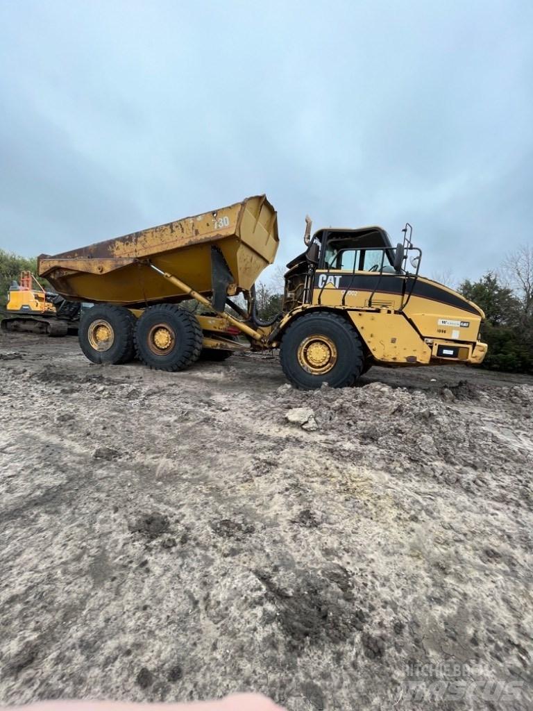 CAT 730 Зчленовані самоскиди