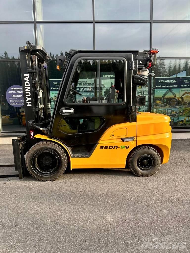 Hyundai 35DN-9V Дизельні навантажувачі