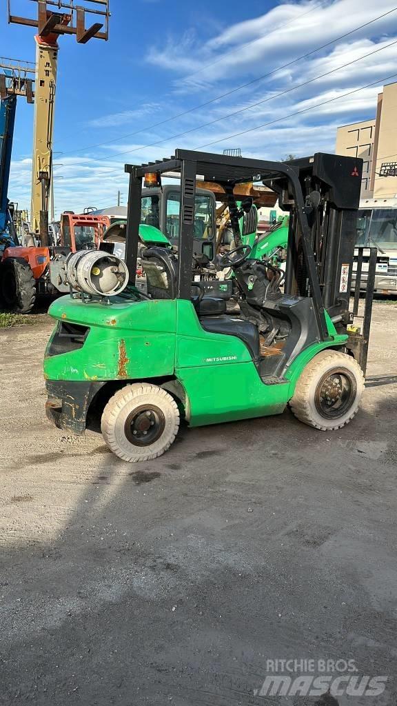 Mitsubishi FG30N Інше