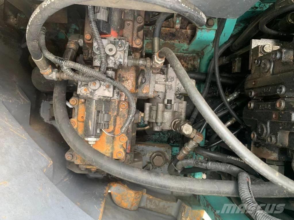 Kobelco SK 135 Гусеничні екскаватори