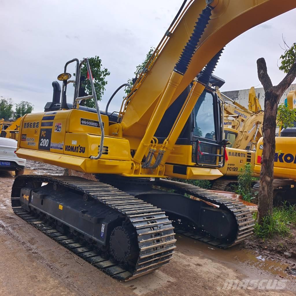 Komatsu PC 200 Гусеничні екскаватори