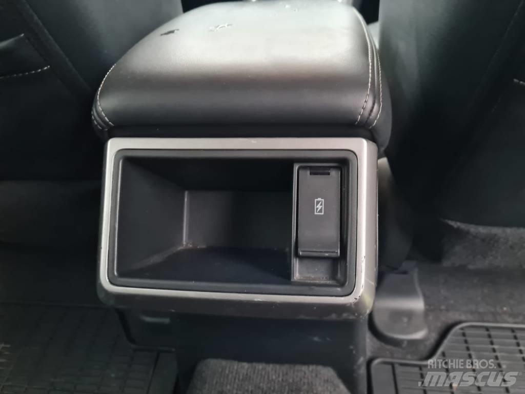 Mitsubishi L200 Пікапи / Бічне розвантаження