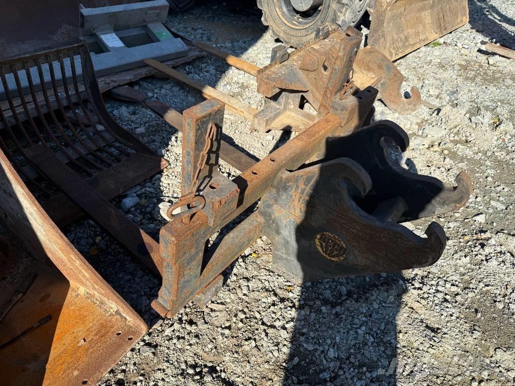 Mecalac 7 MWR Колісні екскаватори