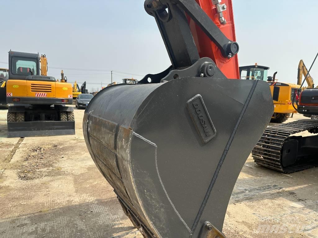 Doosan DX 225LC-9C Гусеничні екскаватори