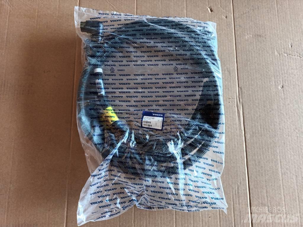 Volvo HOSE  21313785 Гідравліка