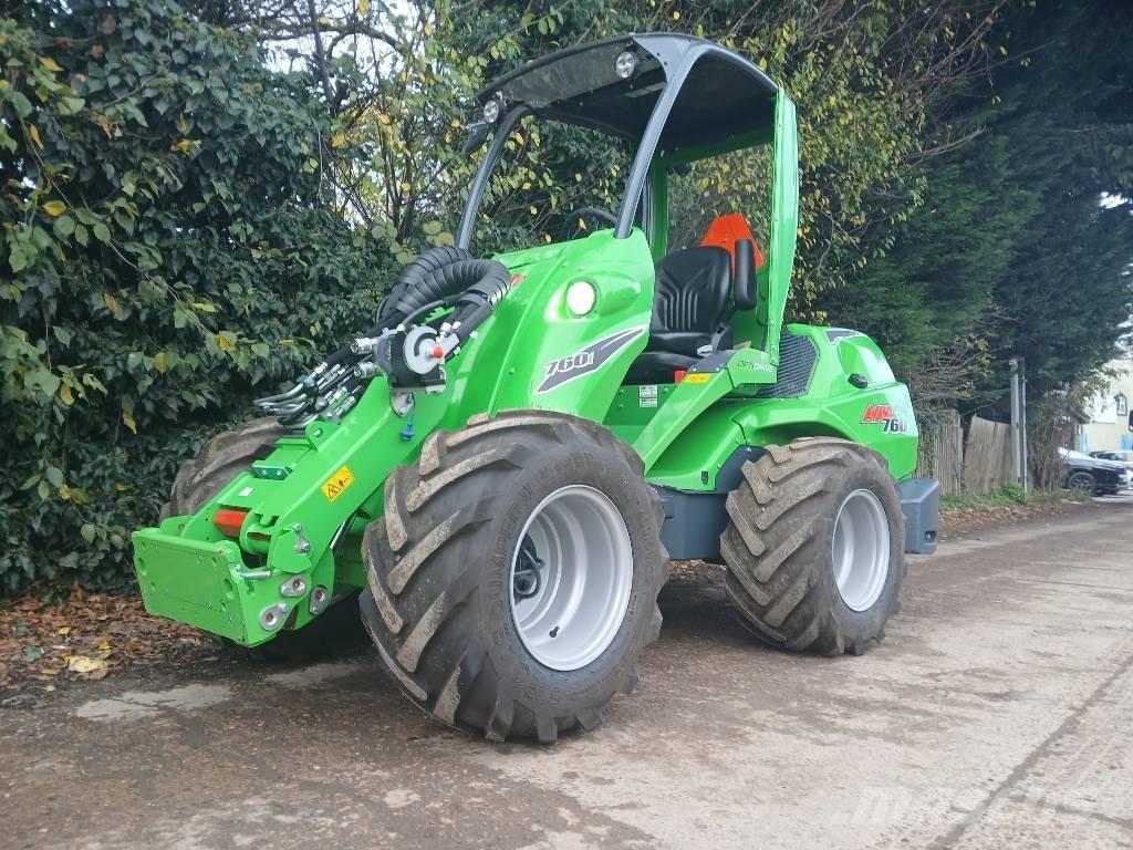 Avant 760 I Багатофункціональне обладнання для вантажних і землекопальних робіт