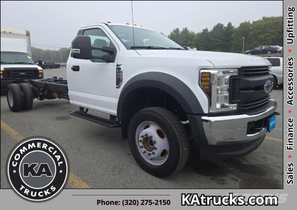 Ford F 550 XL SD Шасі з кабіною