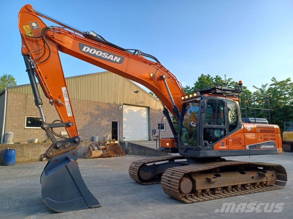 Doosan DX 225 LC-5 Гусеничні екскаватори