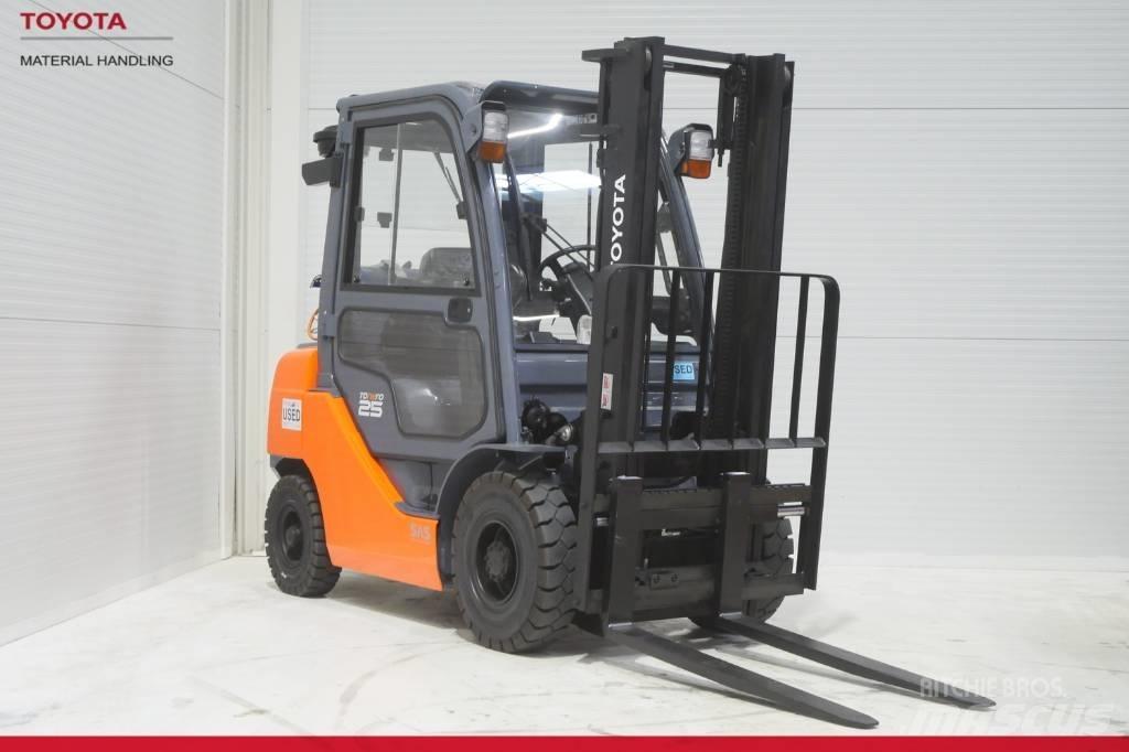 Toyota 02-8 FGF 25 Газові навантажувачі