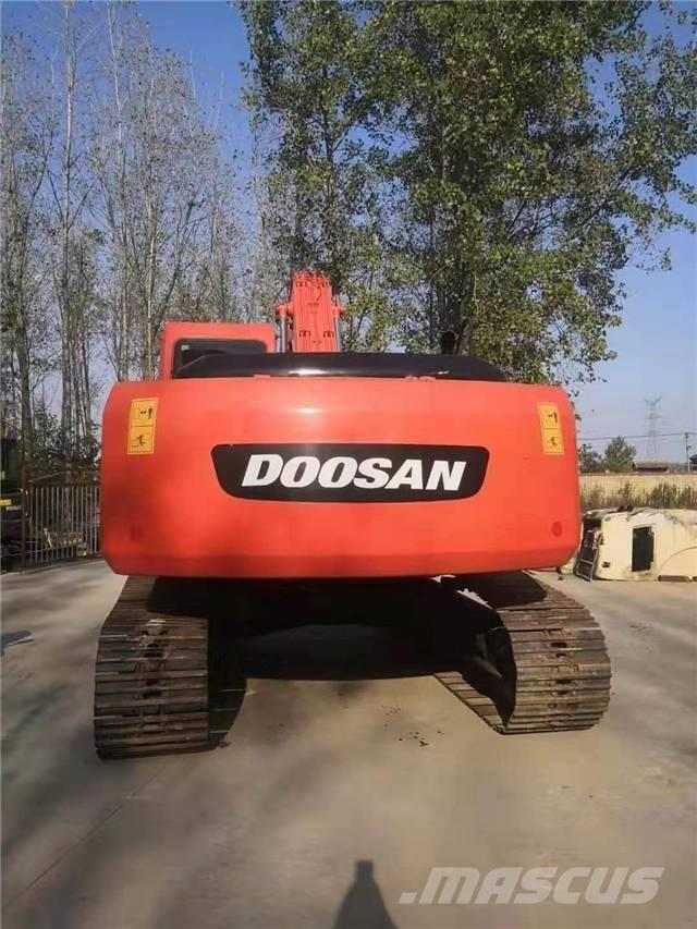 Doosan DH225LC-7 Гусеничні екскаватори