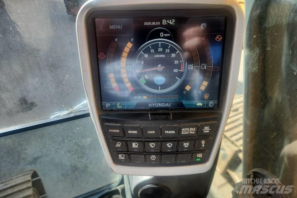 Hyundai HX 235 LCR Гусеничні екскаватори