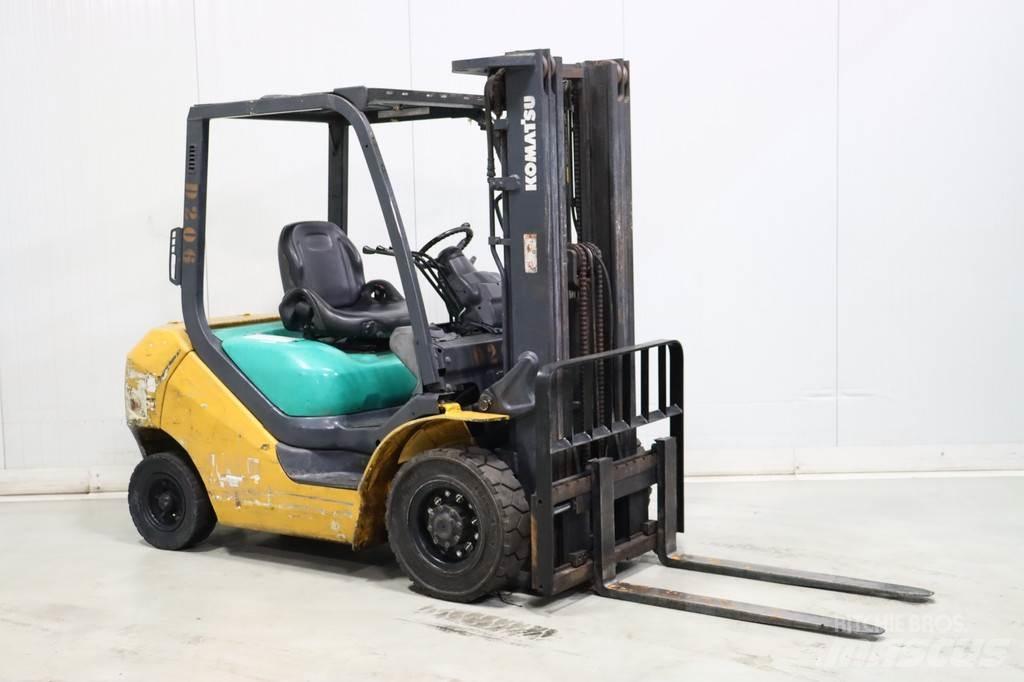 Komatsu FD25T-16 Дизельні навантажувачі