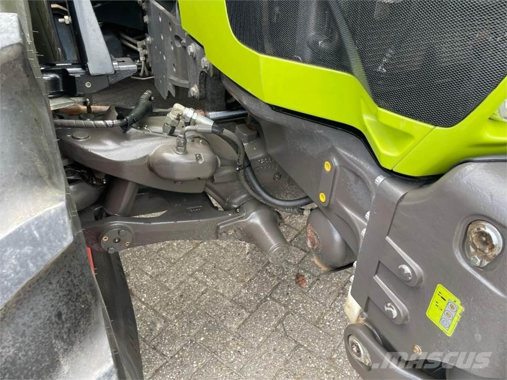 CLAAS Arion 650 Трактори