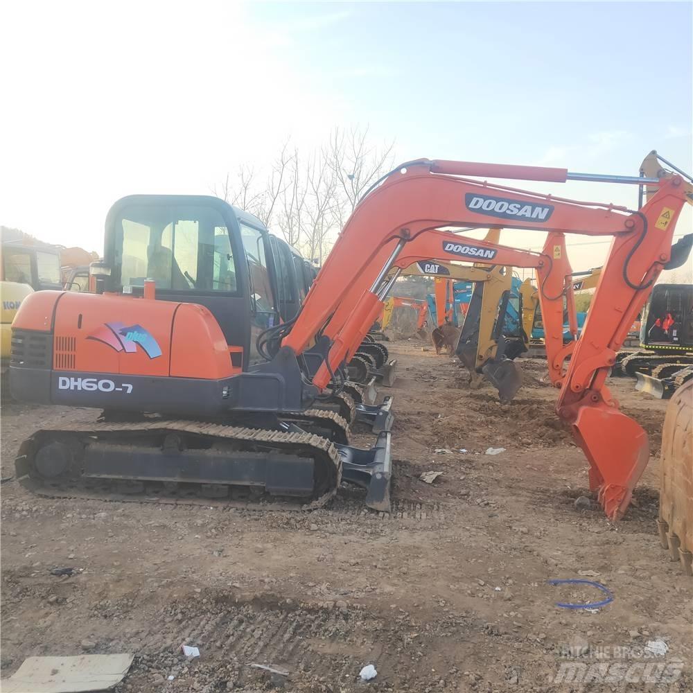 Doosan DH60-7 Гусеничні екскаватори