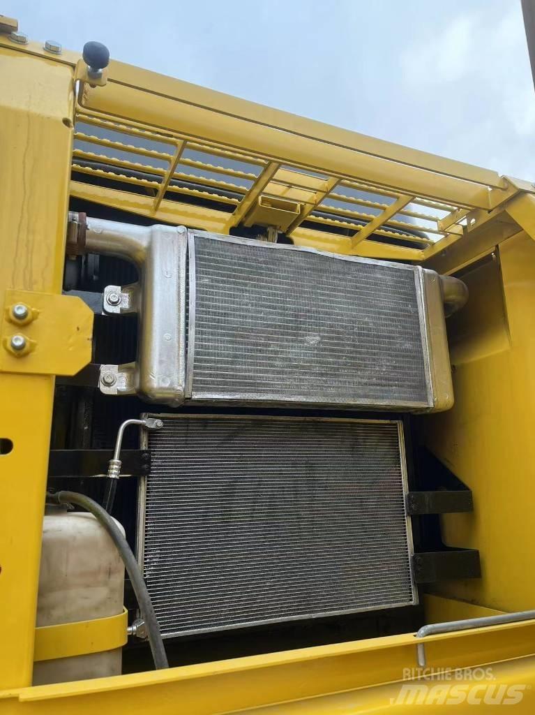 Komatsu PC 220-7 Гусеничні екскаватори