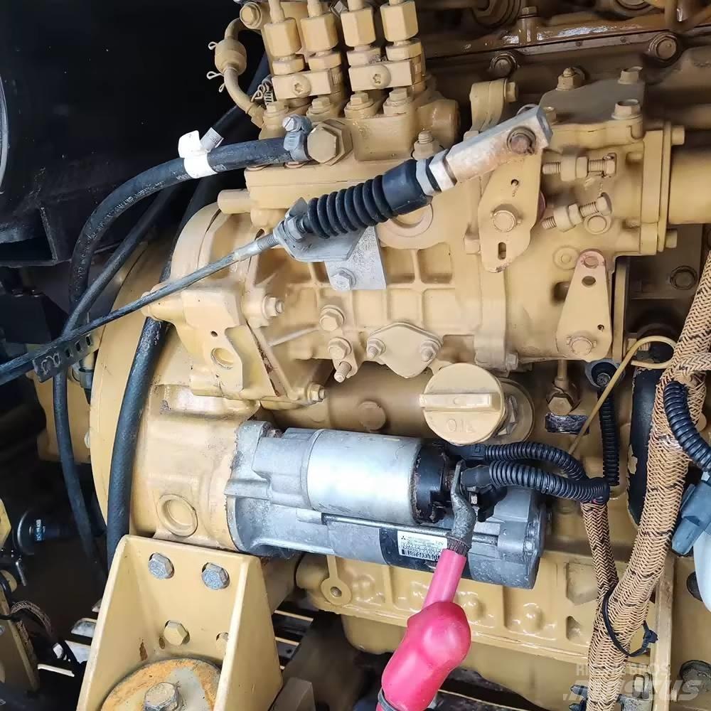Carter 305E2 Гусеничні екскаватори