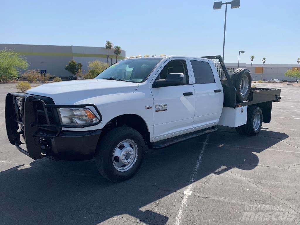 RAM 3500 TRADESMAN Вантажівки-платформи/бокове розвантаження