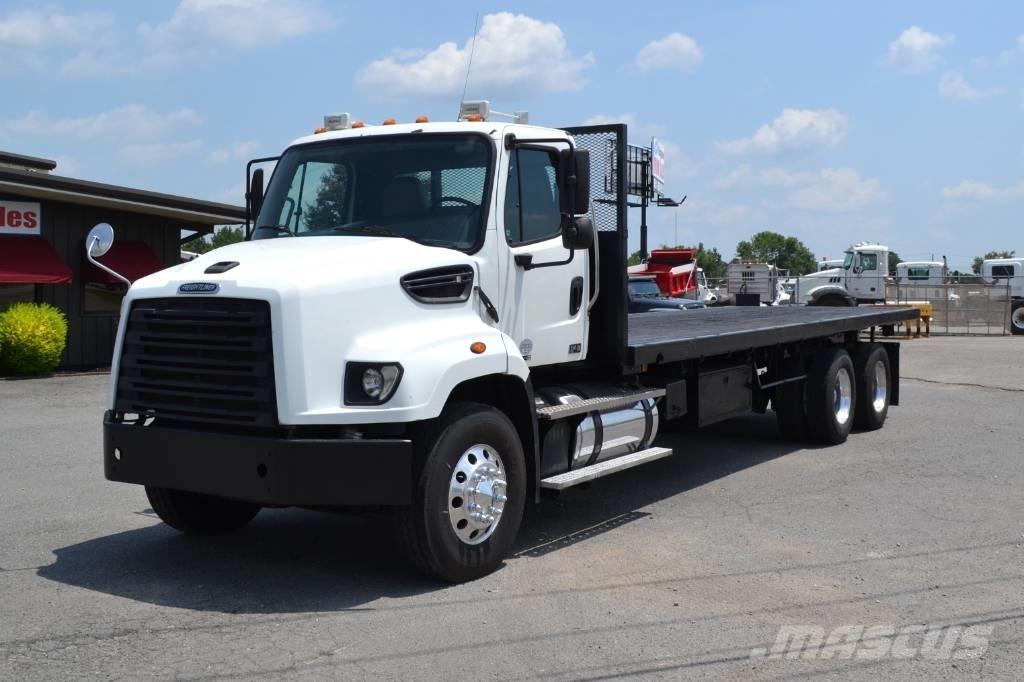 Freightliner 114SD Вантажівки-платформи/бокове розвантаження