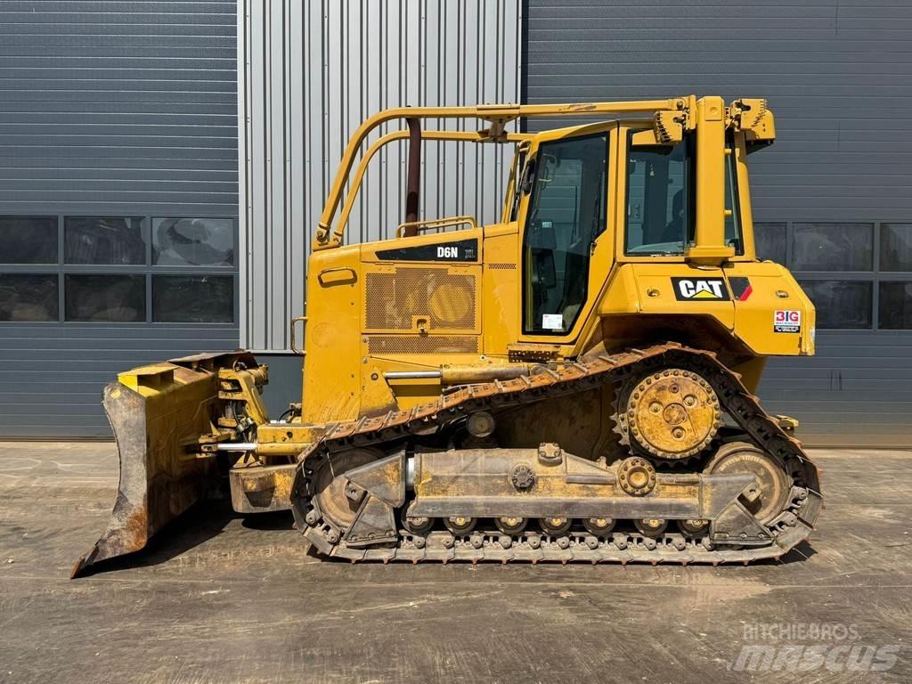 CAT D6N Гусеничні бульдозери