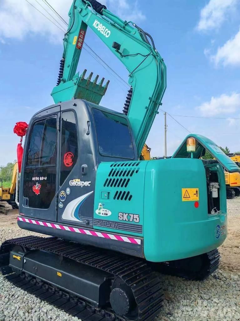 Kobelco SK 75 Гусеничні екскаватори
