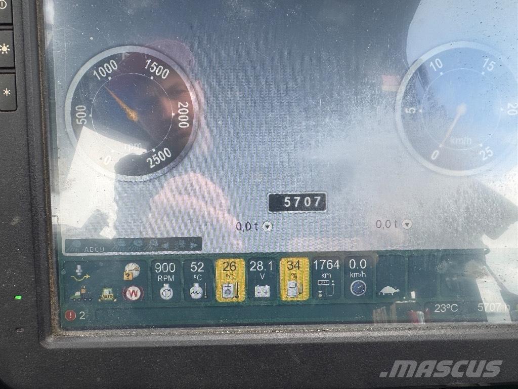 John Deere 810 E Форвардери