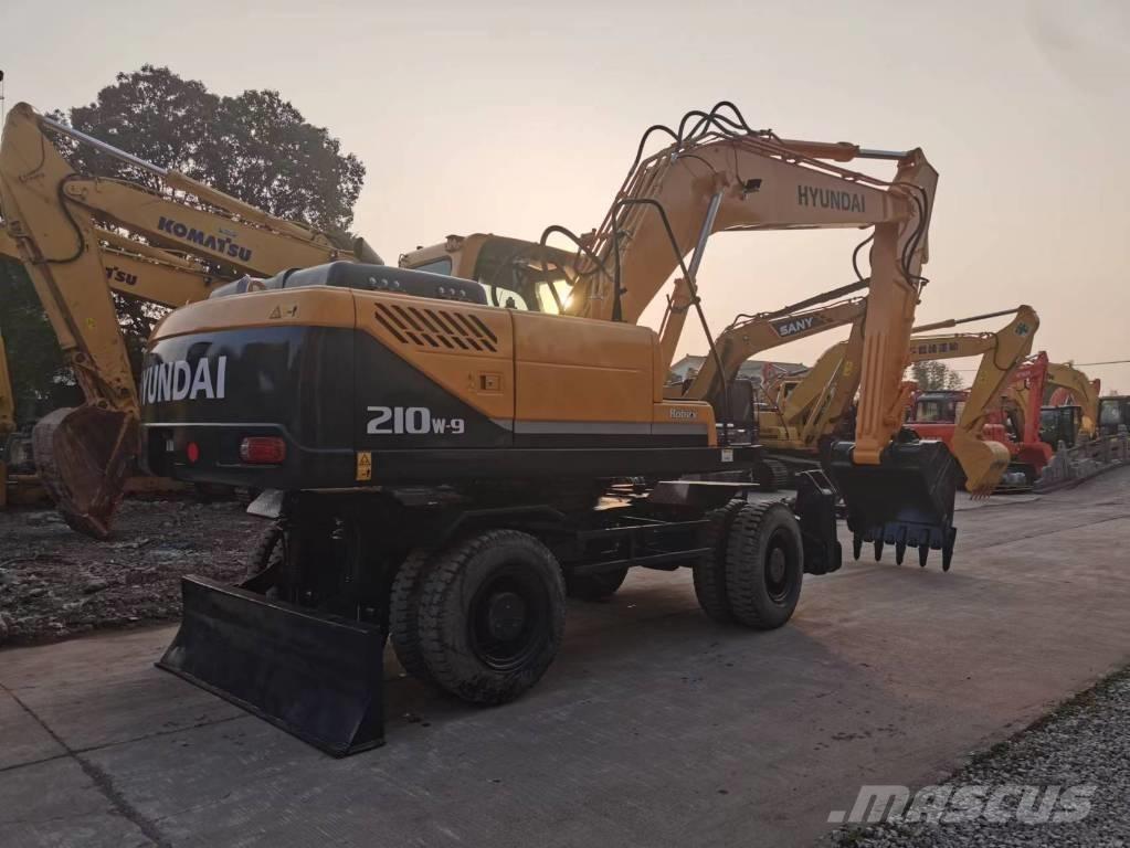 Hyundai R210W-7 Колісні екскаватори