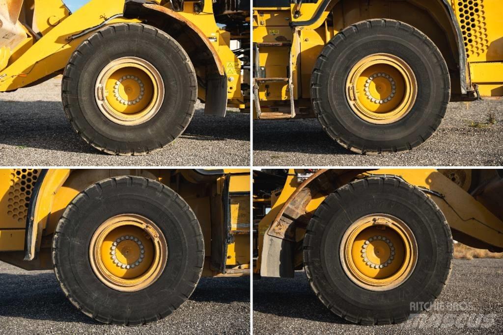 CAT 950M Фронтальні навантажувачі
