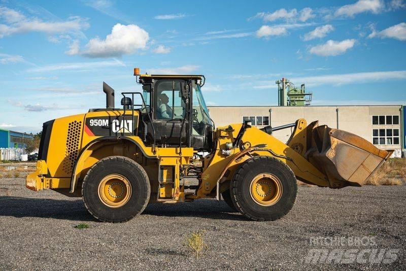 CAT 950M Фронтальні навантажувачі