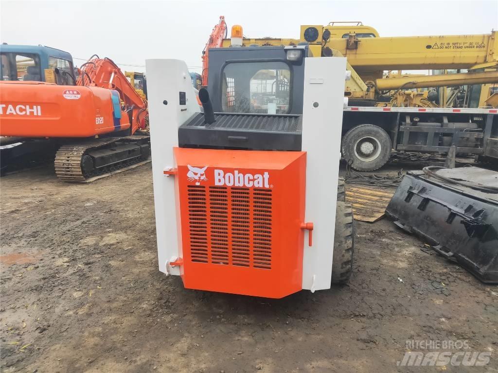 Bobcat S130 Міні-навантажувачі