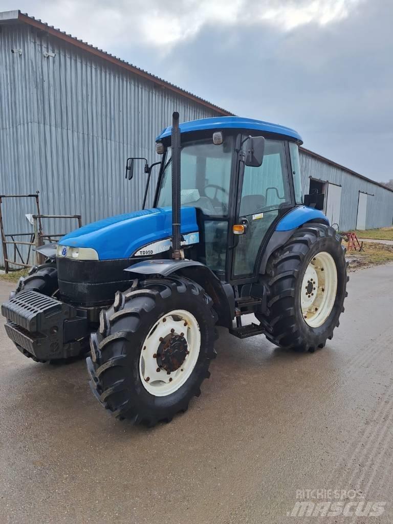 New Holland TD 95 D Трактори