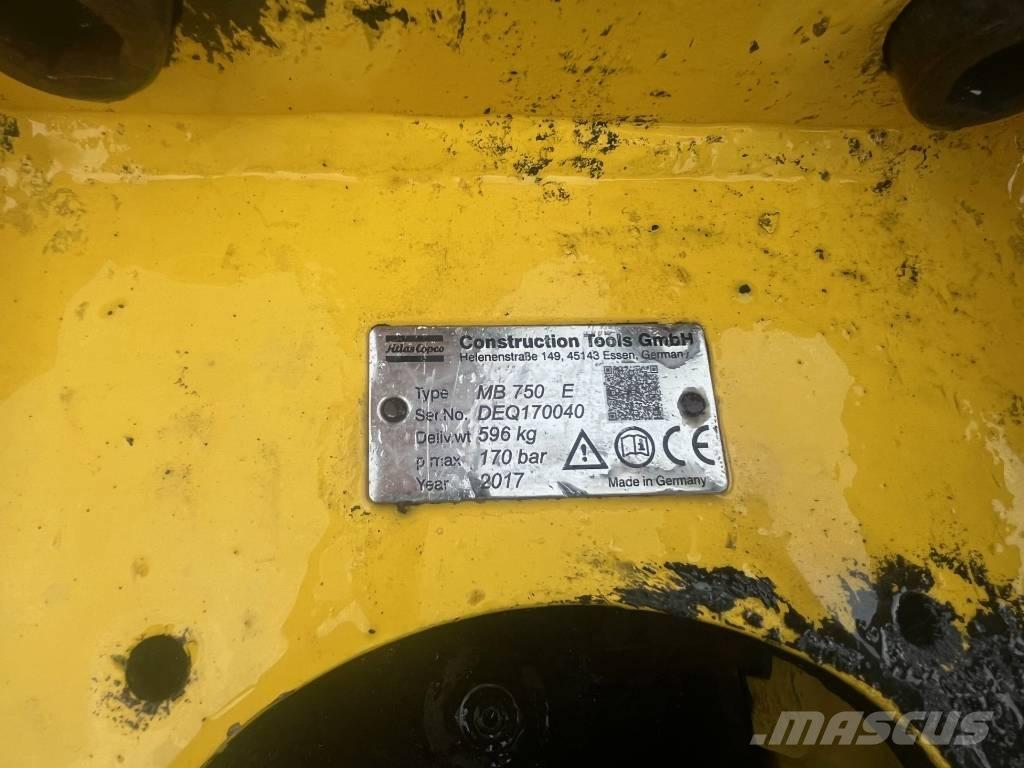 Atlas Copco MB 750 Плуги