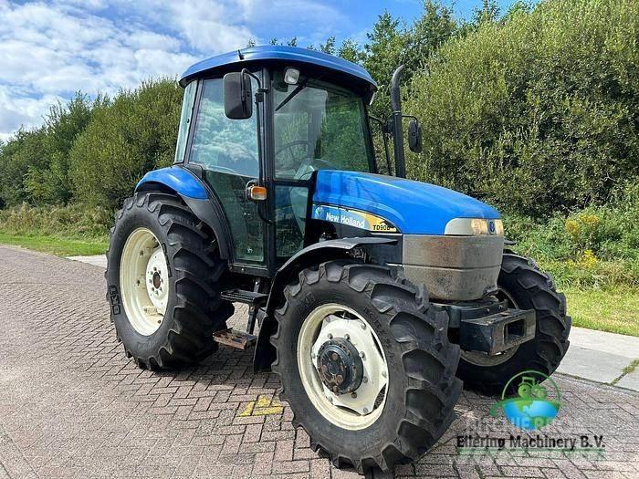 New Holland TD90 D Трактори