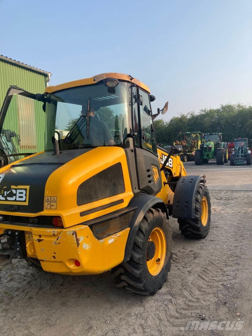 JCB TM 220 Телескопічний навантажувач