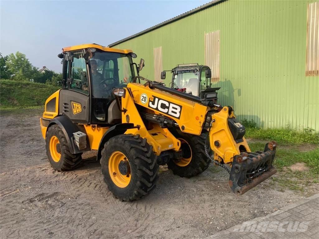 JCB TM 220 Телескопічний навантажувач