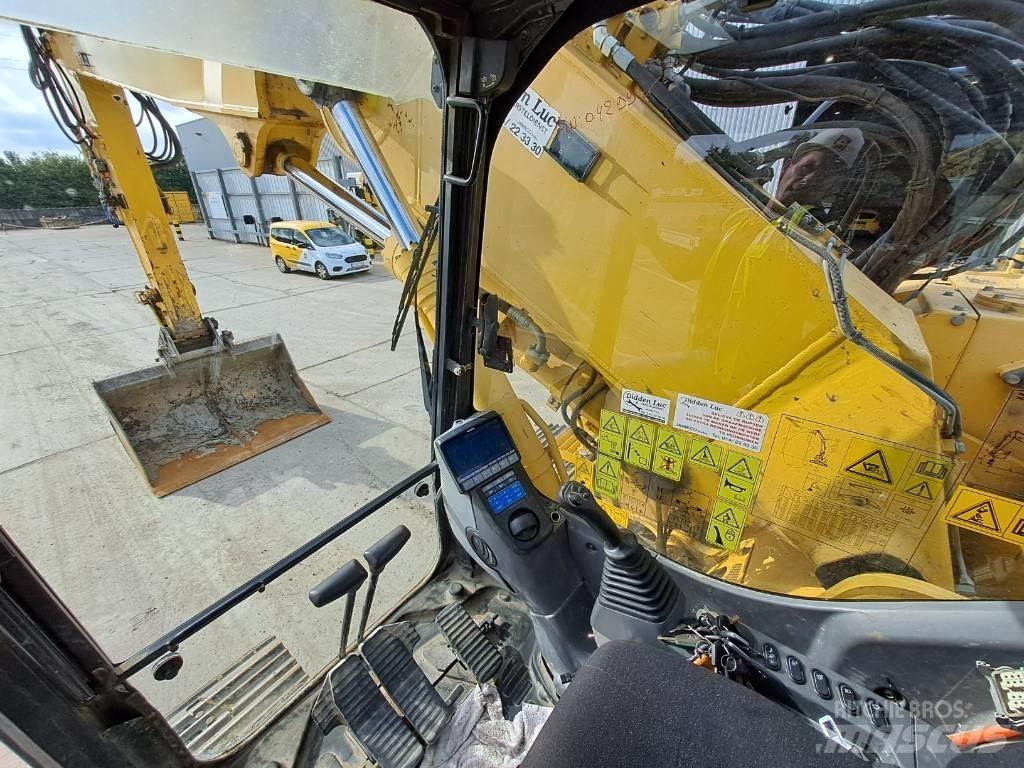 Komatsu PC228USLC-8 Гусеничні екскаватори