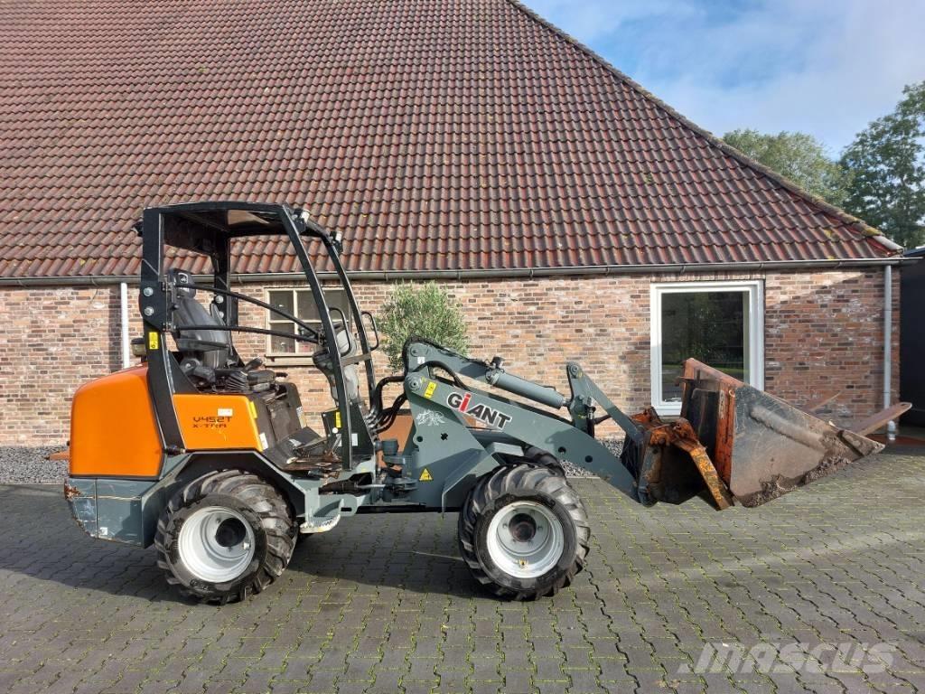 GiANT V 452 T X-tra Малі навантажувачі