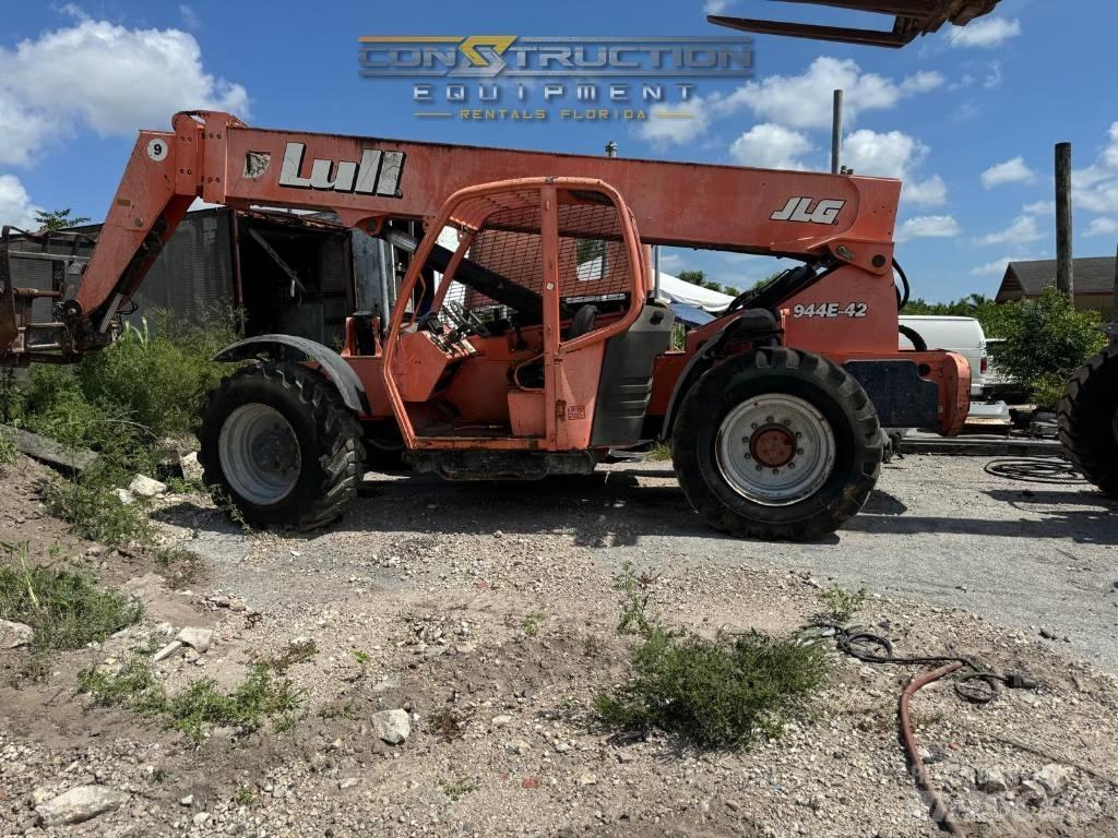 JLG 944 E-42 Інше