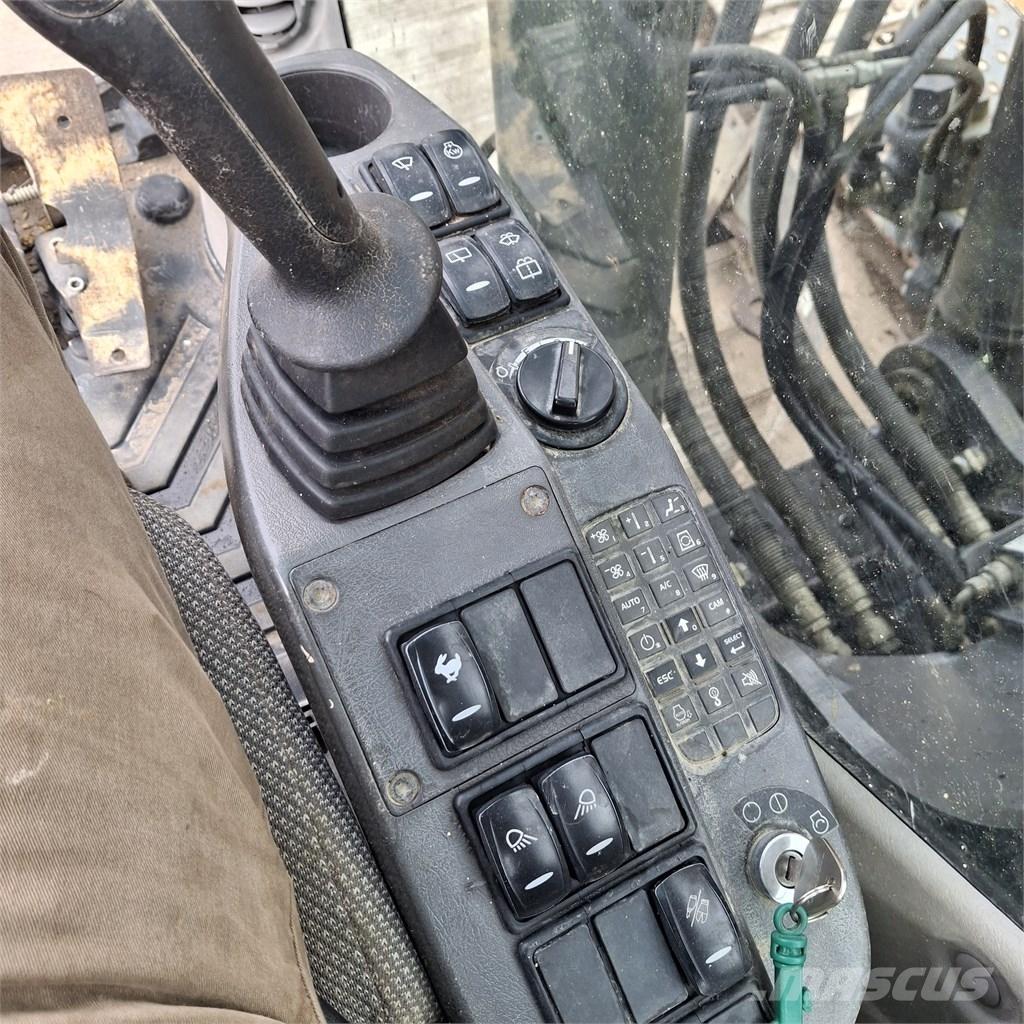 Volvo EC 210 C L Гусеничні екскаватори