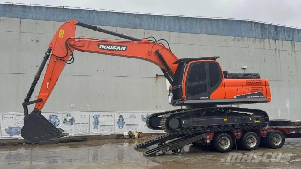 Doosan DX 225 LCA Гусеничні екскаватори
