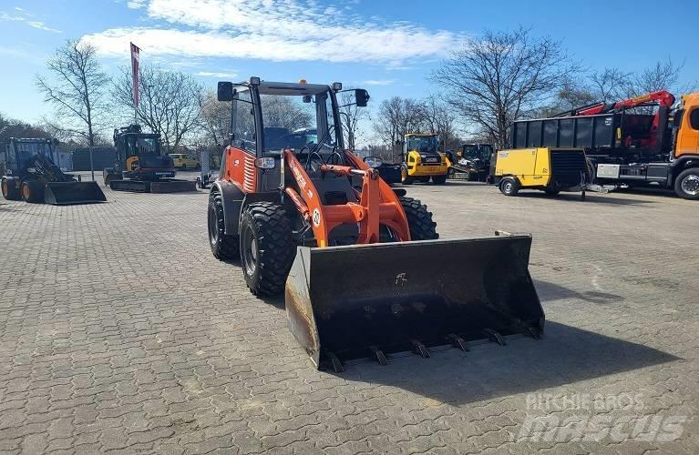 Weycor AR 400 Фронтальні навантажувачі